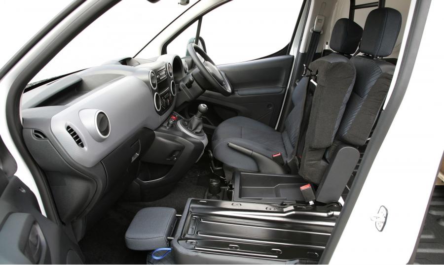  Peugeot Partner 2008 года  (фото 6 из 54)
